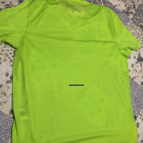 New!  New Balance running shirt - Picture 5 of 5